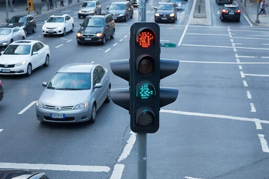 Smart Traffic Lights in Russia to Monitor Road Safety