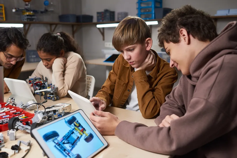 Russian Schools Introduce Programming and AI Courses
