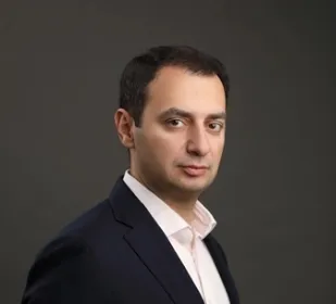 Давид Мартиросов