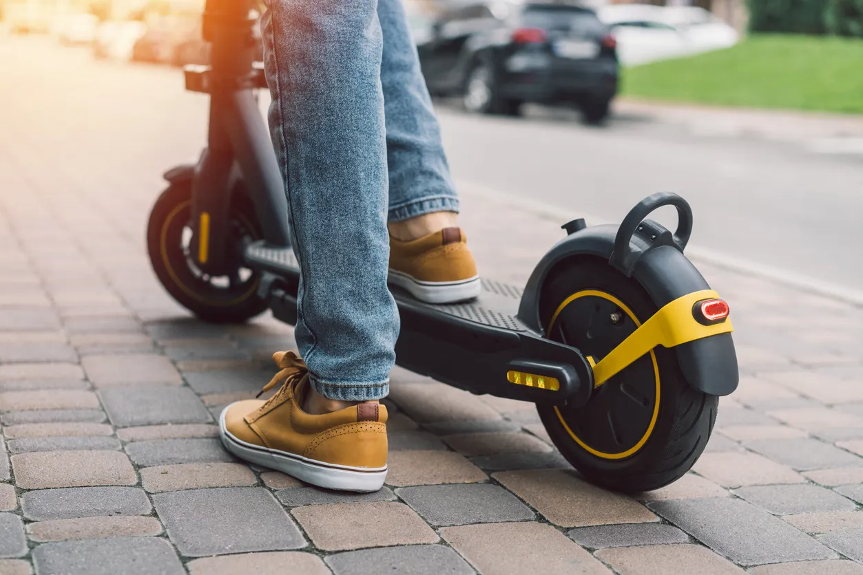 Yandex to Test Photo Checks to Keep Minors Off Rental Scooters