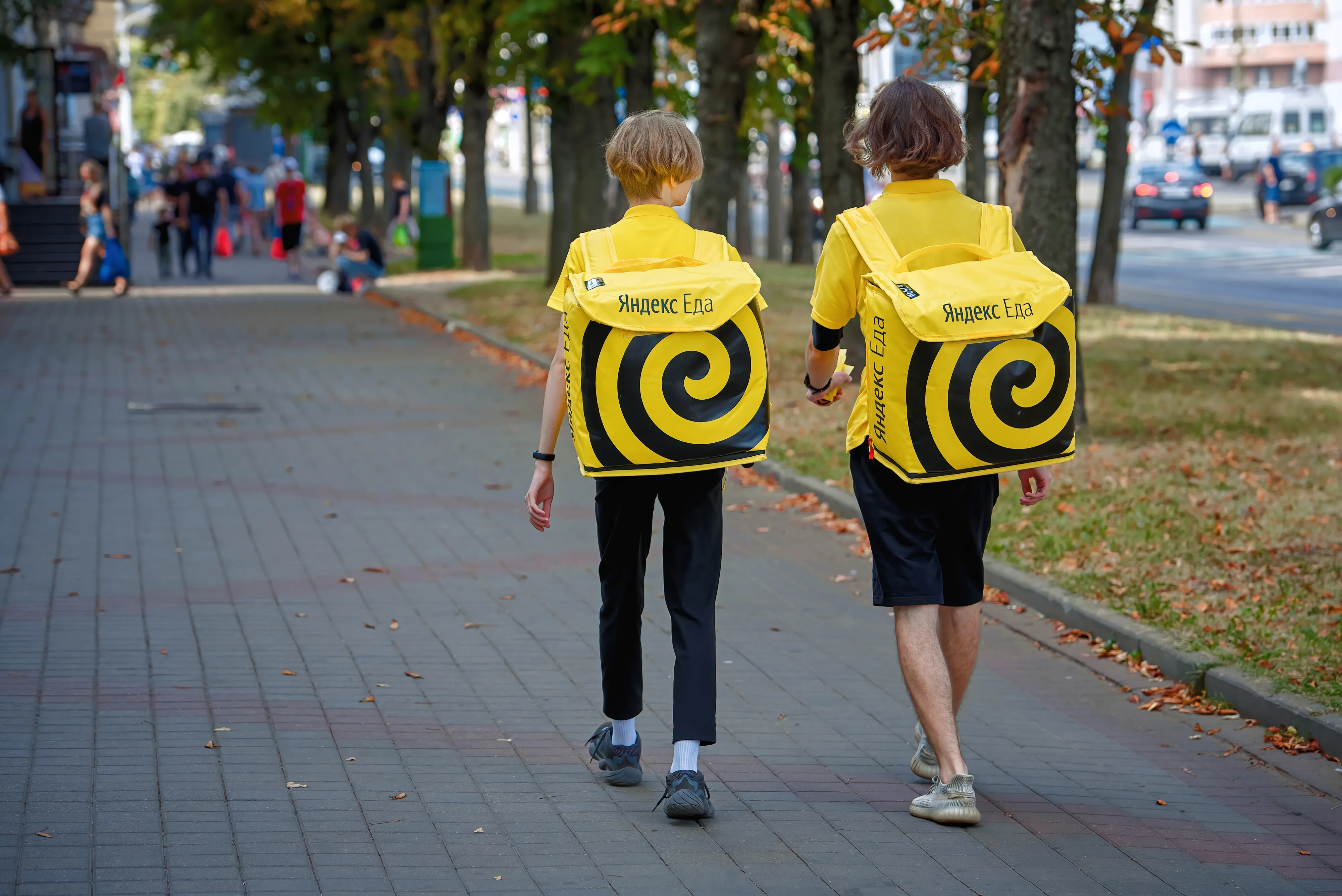 Photo - Right to Your Door: Russia Ramps Up Hyperlocal Delivery With Robots and AI