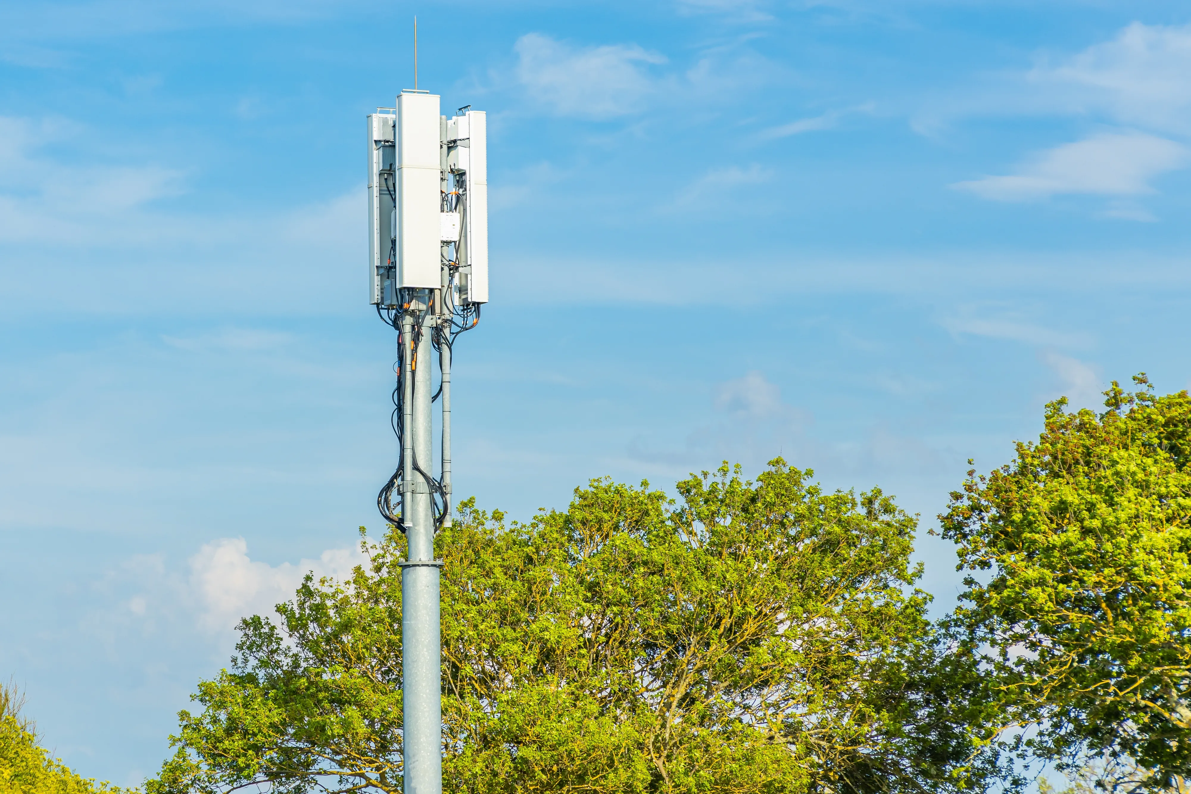 Russian-Made 5G Antenna Hits Record Internet Speeds in Moscow