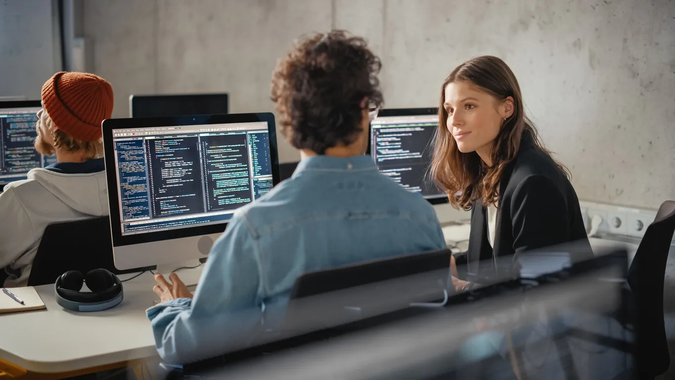 Russian IT Specialists in the Regions Now Earn as Much as in Moscow