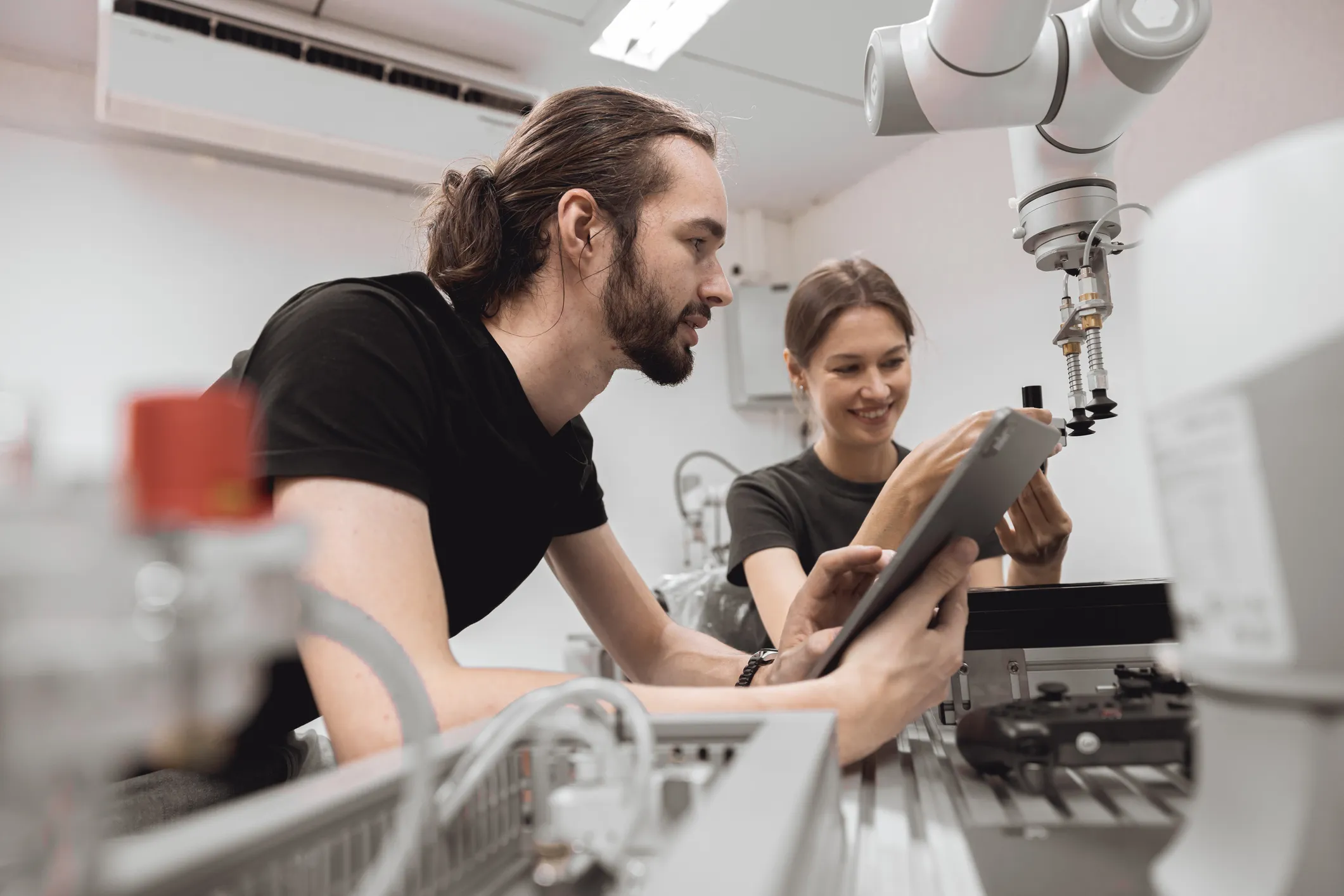 Russia to Invest $3.2 Million in Advanced Industrial Robotics Center
