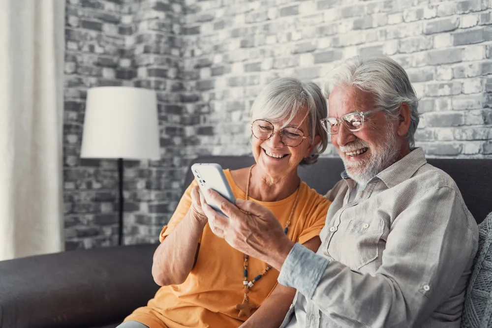 Russia’s Facebook Alternative Is Teaching Seniors How to Outsmart Scammers