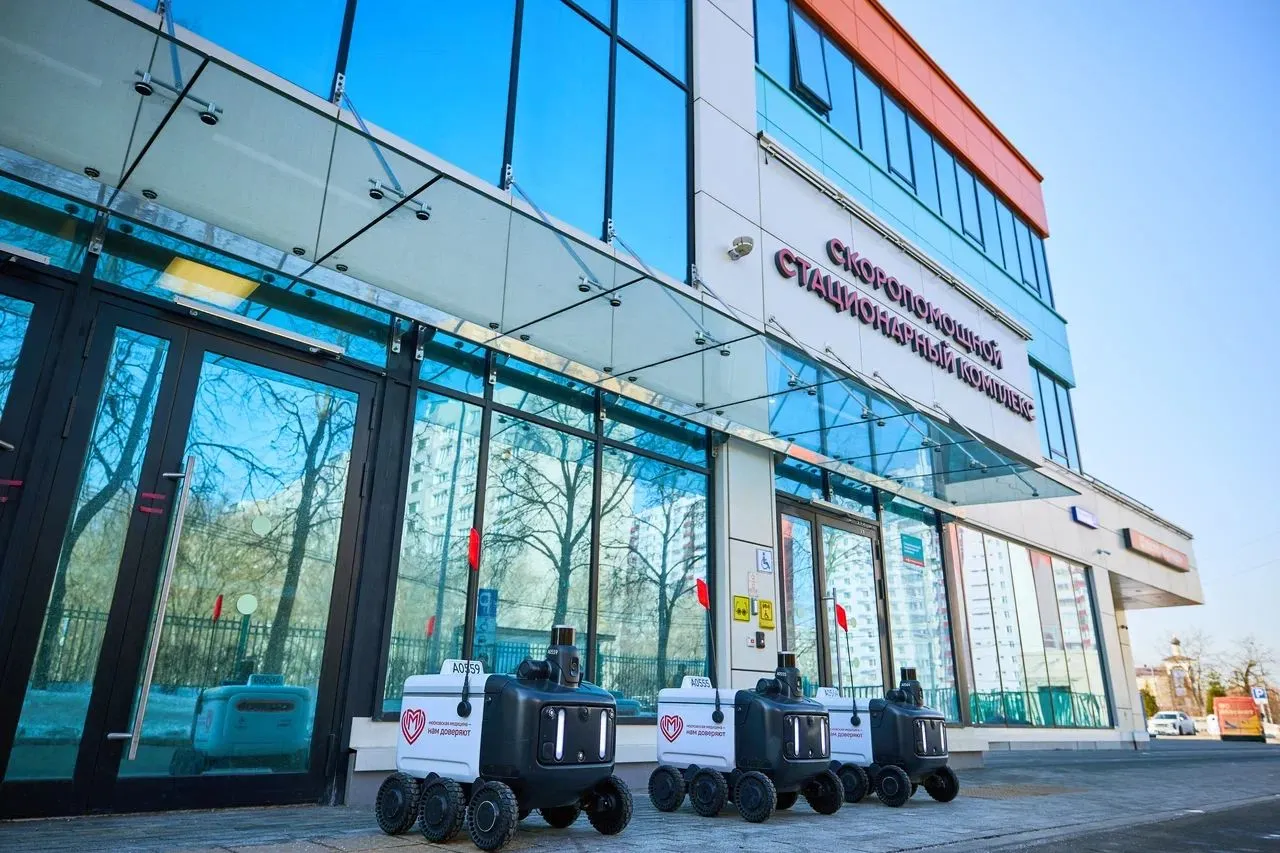 Роботы-курьеры в московских больницах перевезли более 2 тонн грузов