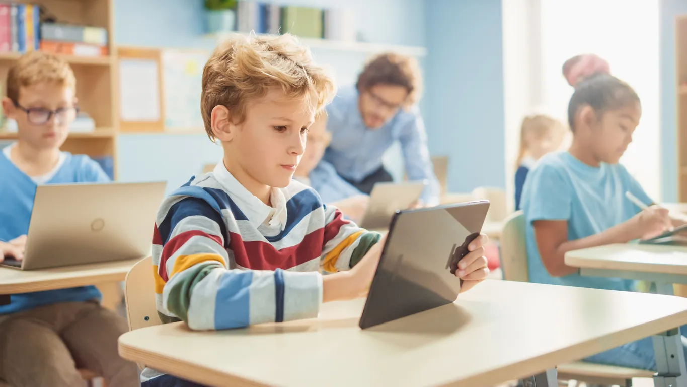 Russian Students Learn to Code Artificial Intelligence
