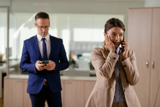 В России работник может заключить или расторгнуть трудовой договор через МАХ