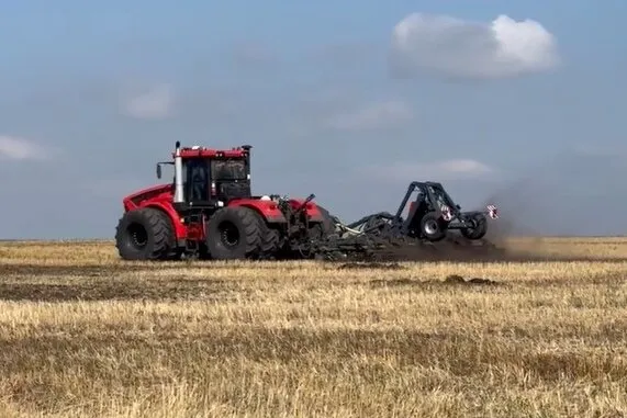 Russia to Showcase Upgraded AI Autopilot for Farm Machinery