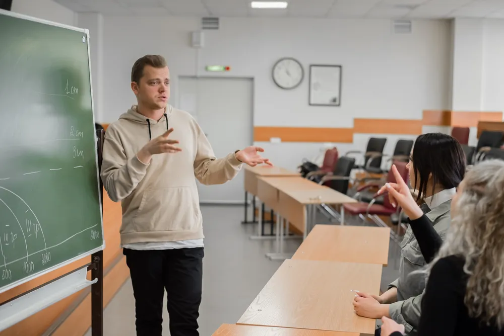 Российских преподавателей научат работать с ИИ