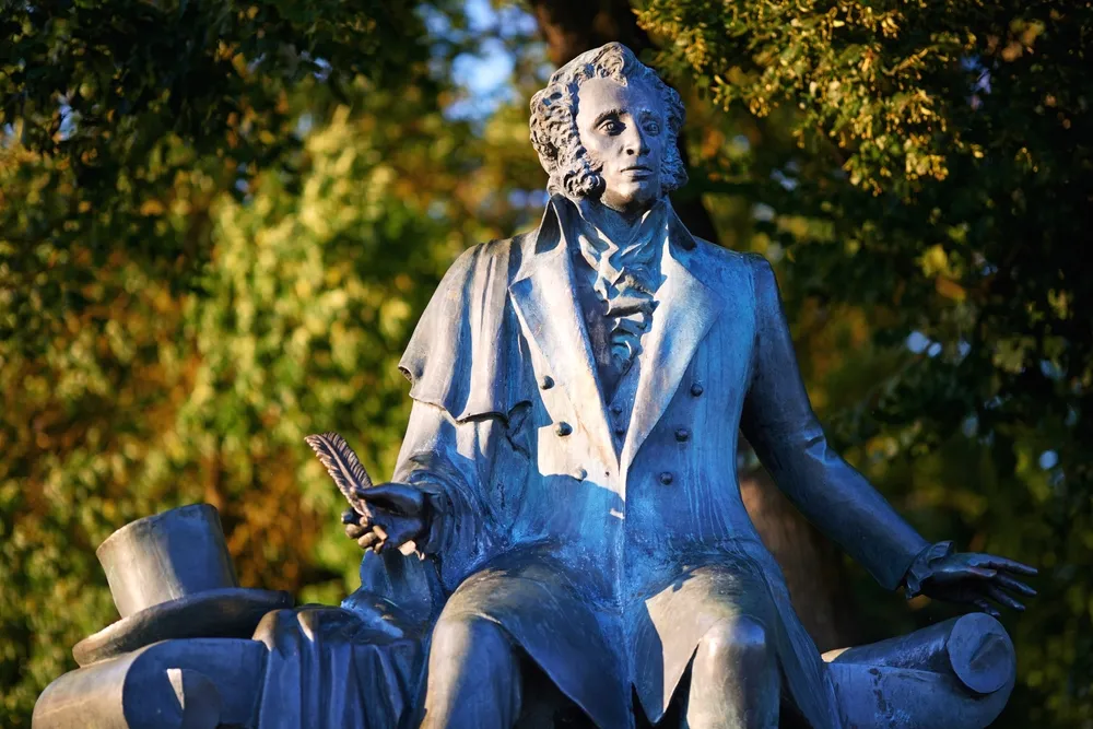  В России показали первый созданный с помощью ИИ фильм о великих писателях