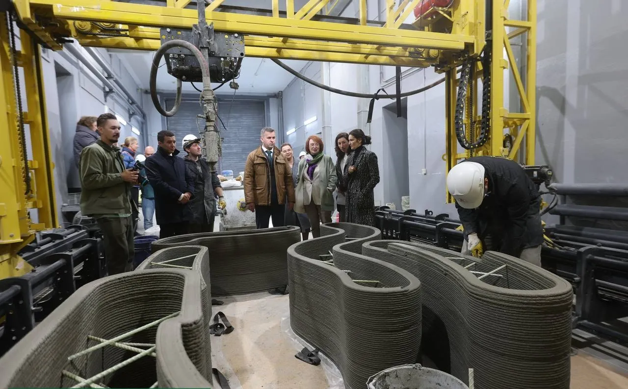Russia Unveils First 3D-Printed Bus Stop