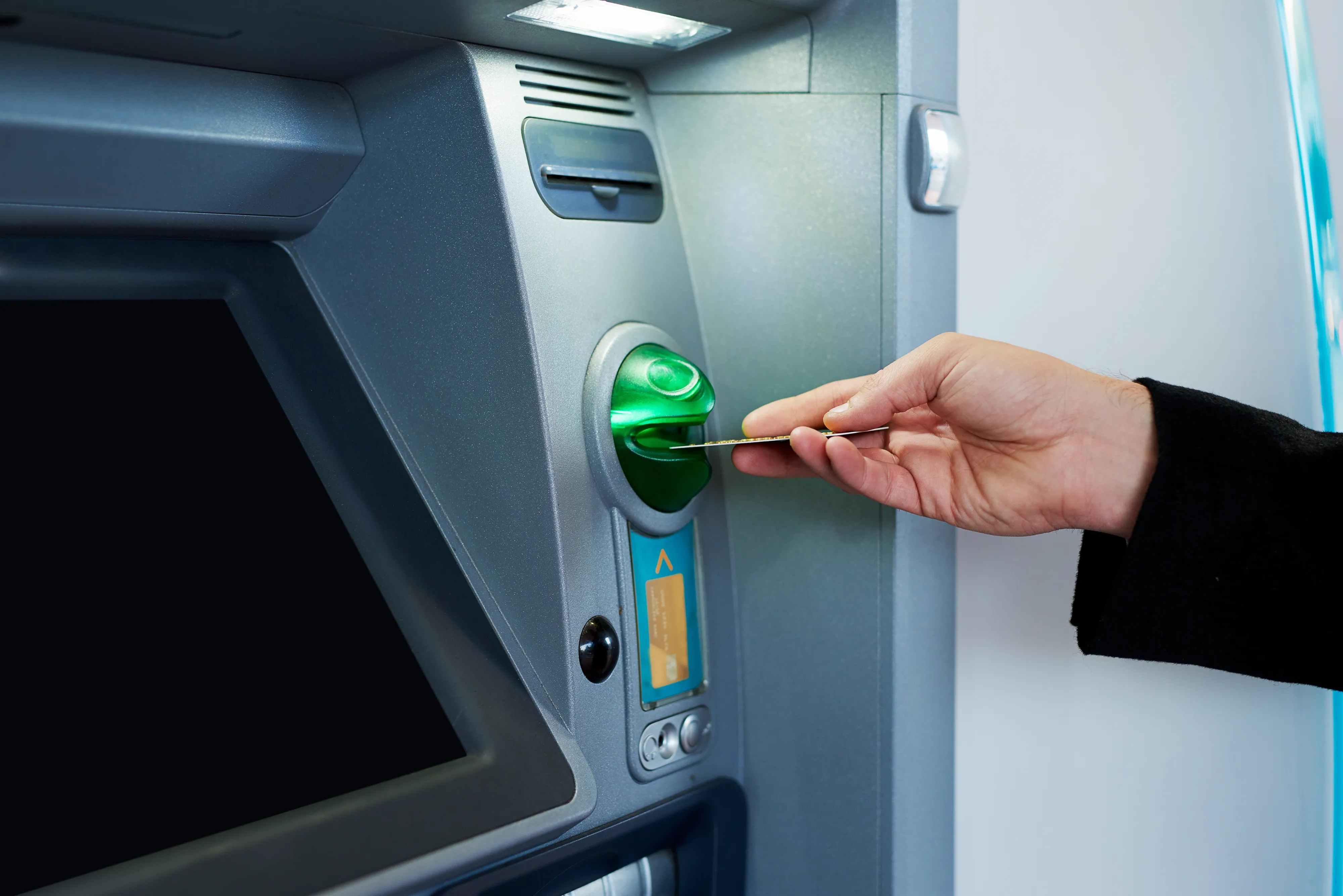 Russian Banks Begin Blocking Suspicious ATM Withdrawals