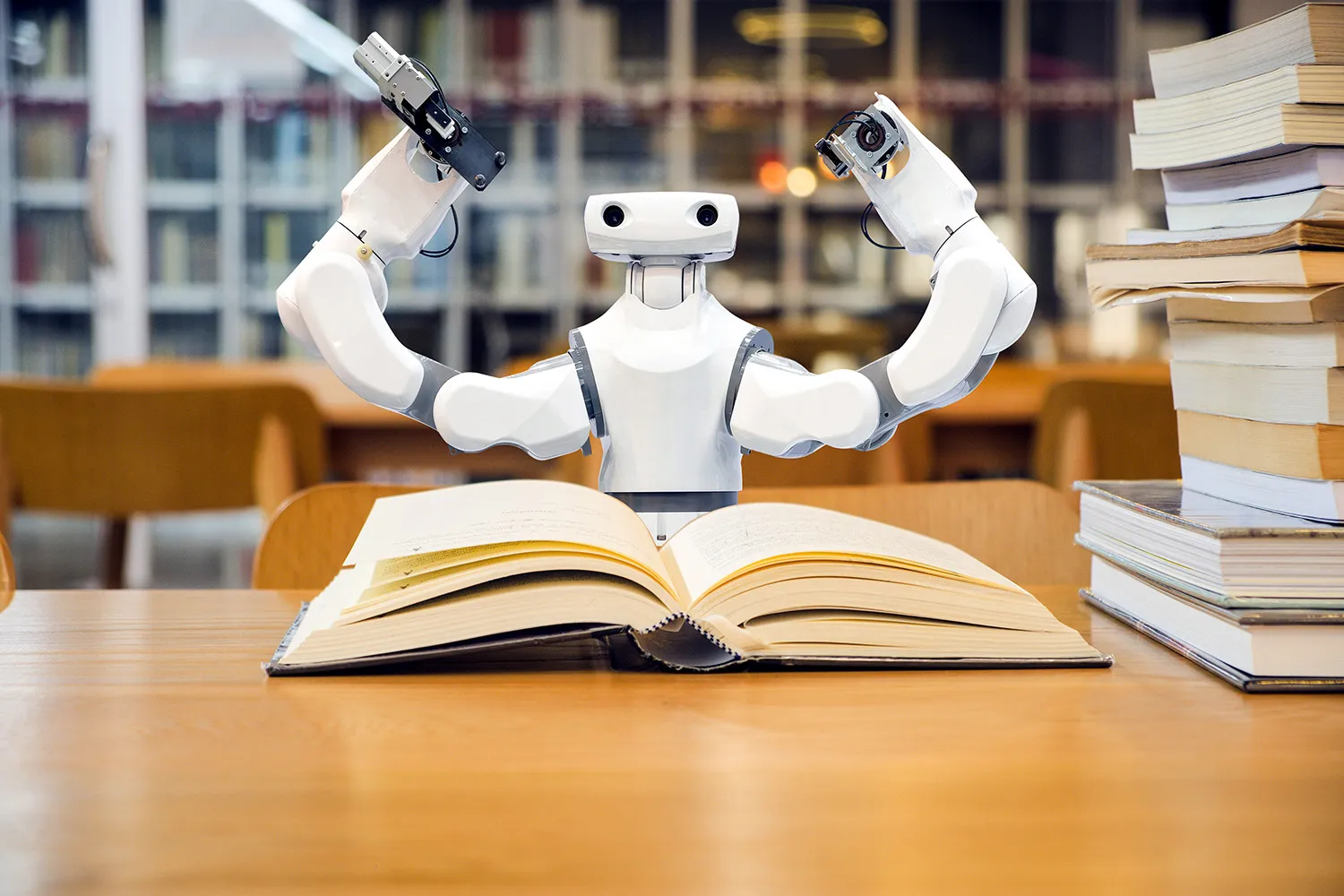 Photo - A Talking Robot Named Uncle Fyodor Is Reinventing Russian Libraries