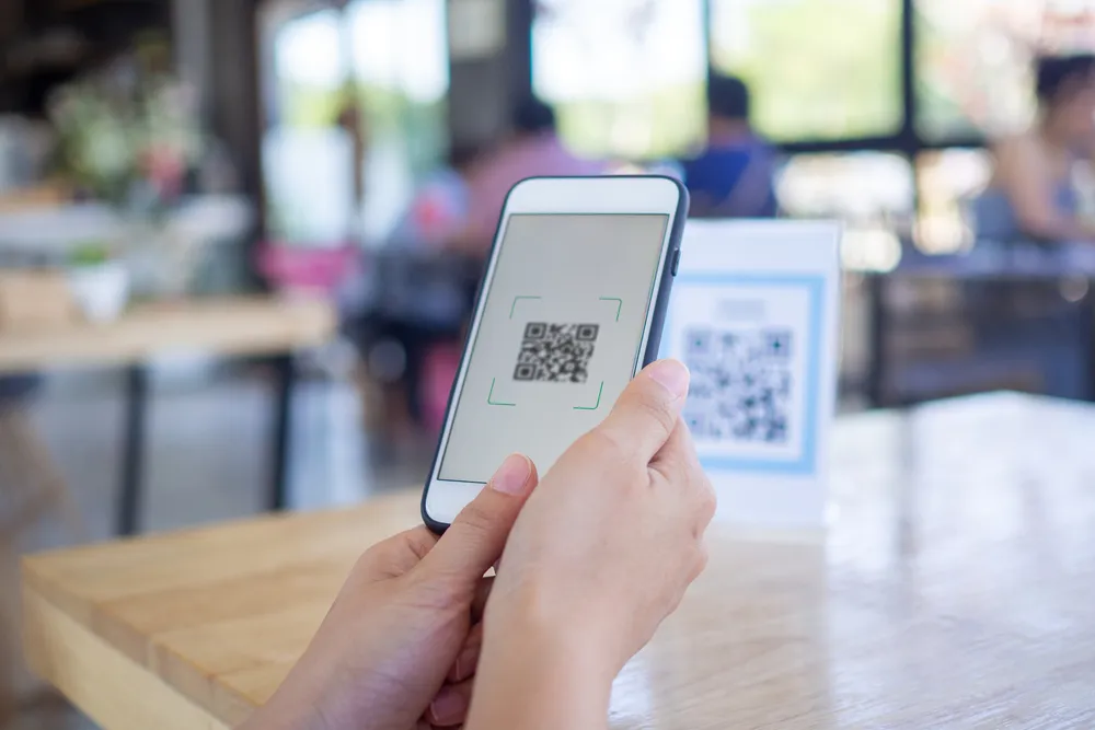 Russia Develops Smart AI Sticker for Everyday Use