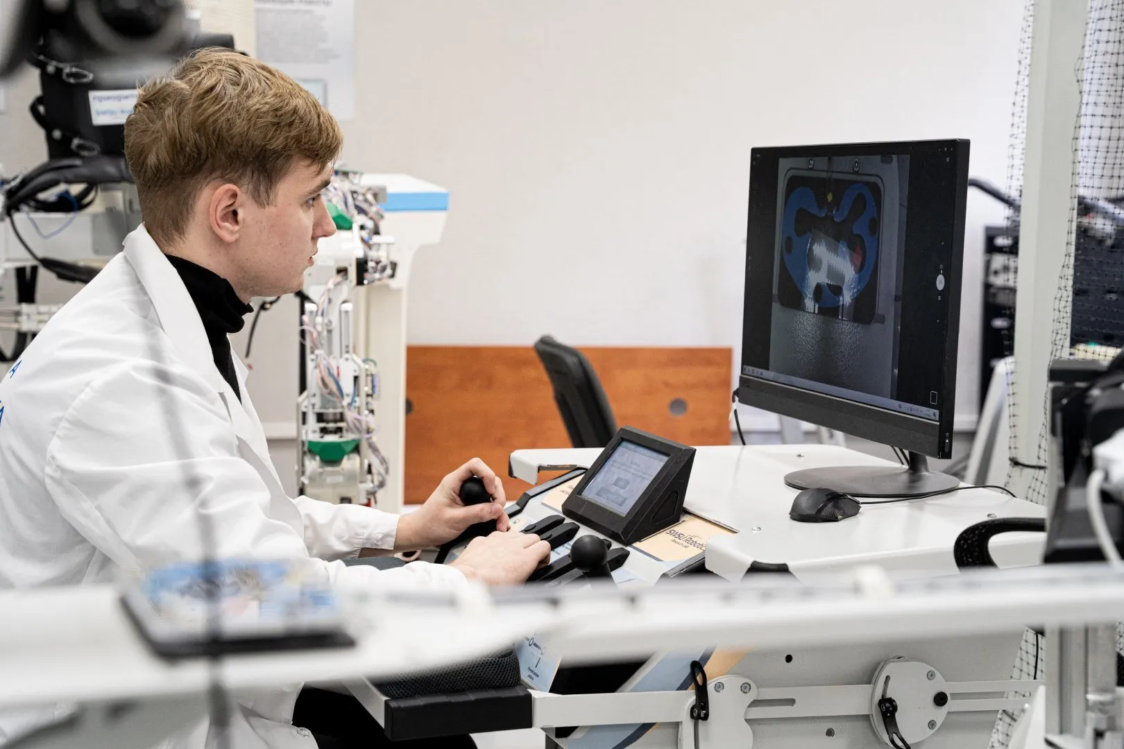 Russia Develops Its First Robot for Minimally Invasive Kidney Surgery