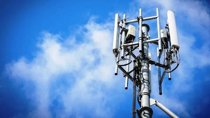 Russia Considers Powering Remote Cell Towers With Wind Turbines and Solar Panels