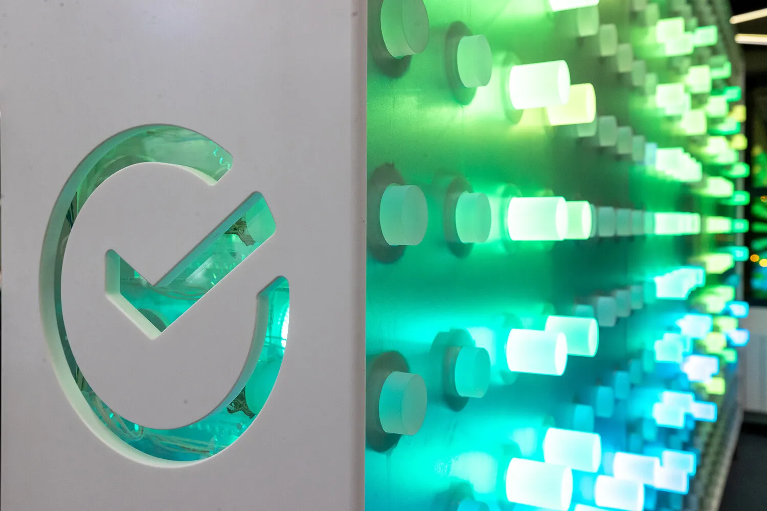 Sberbank Launches Digital Assistant for Startups With Support From Chinese Universities