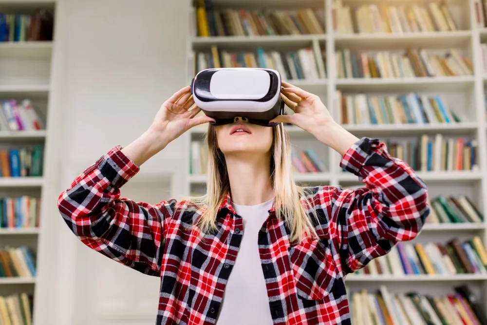 Russian Libraries Use VR to Take Visitors on Virtual Journeys
