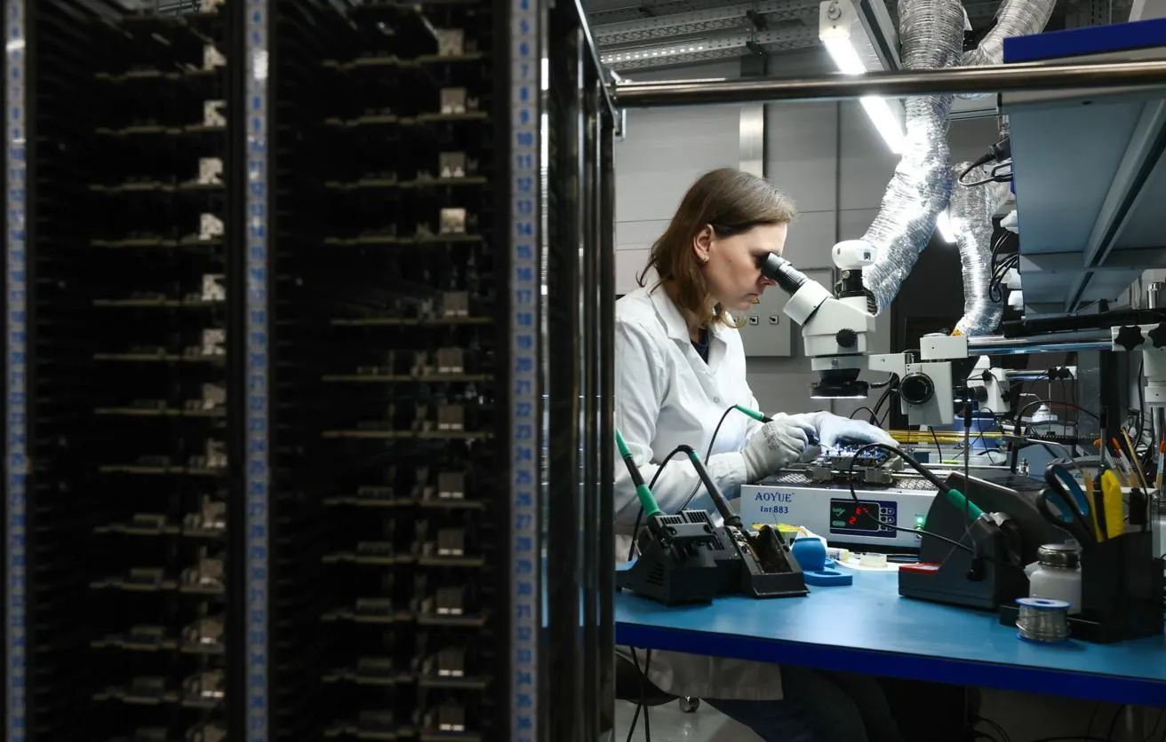 SPbU Scientists Develop Next-Generation Chips for AI Systems