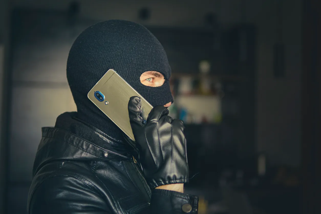 Russian AI System Targets Global Phone Scammers