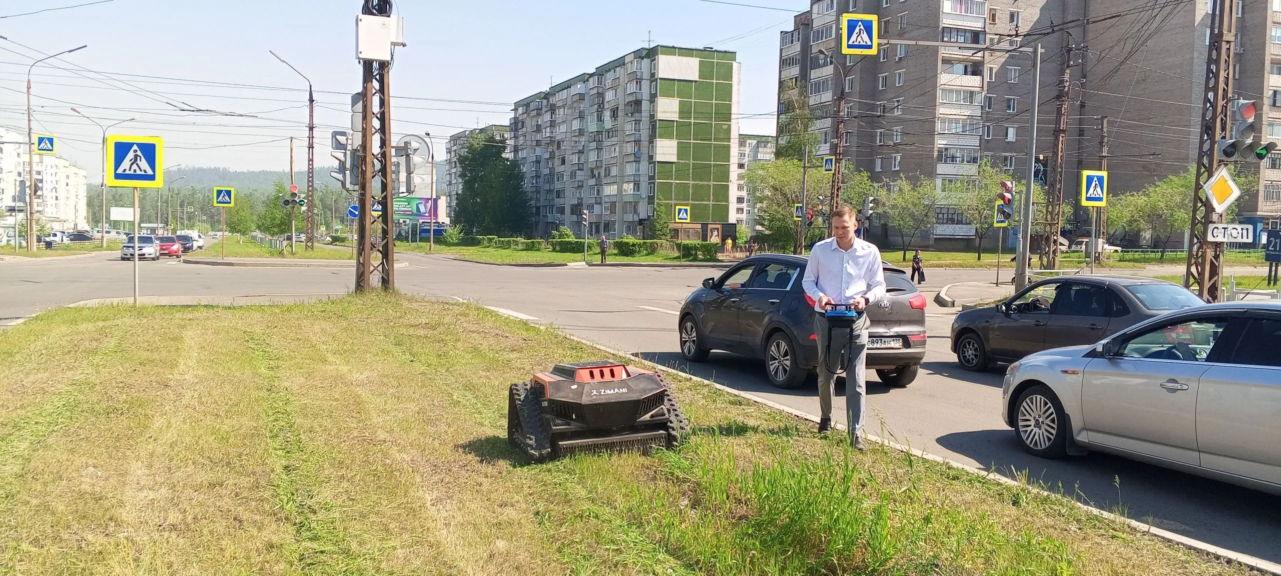 Uragan Robotic Mower Sets New Grass-Cutting Speed Record in Bratsk
