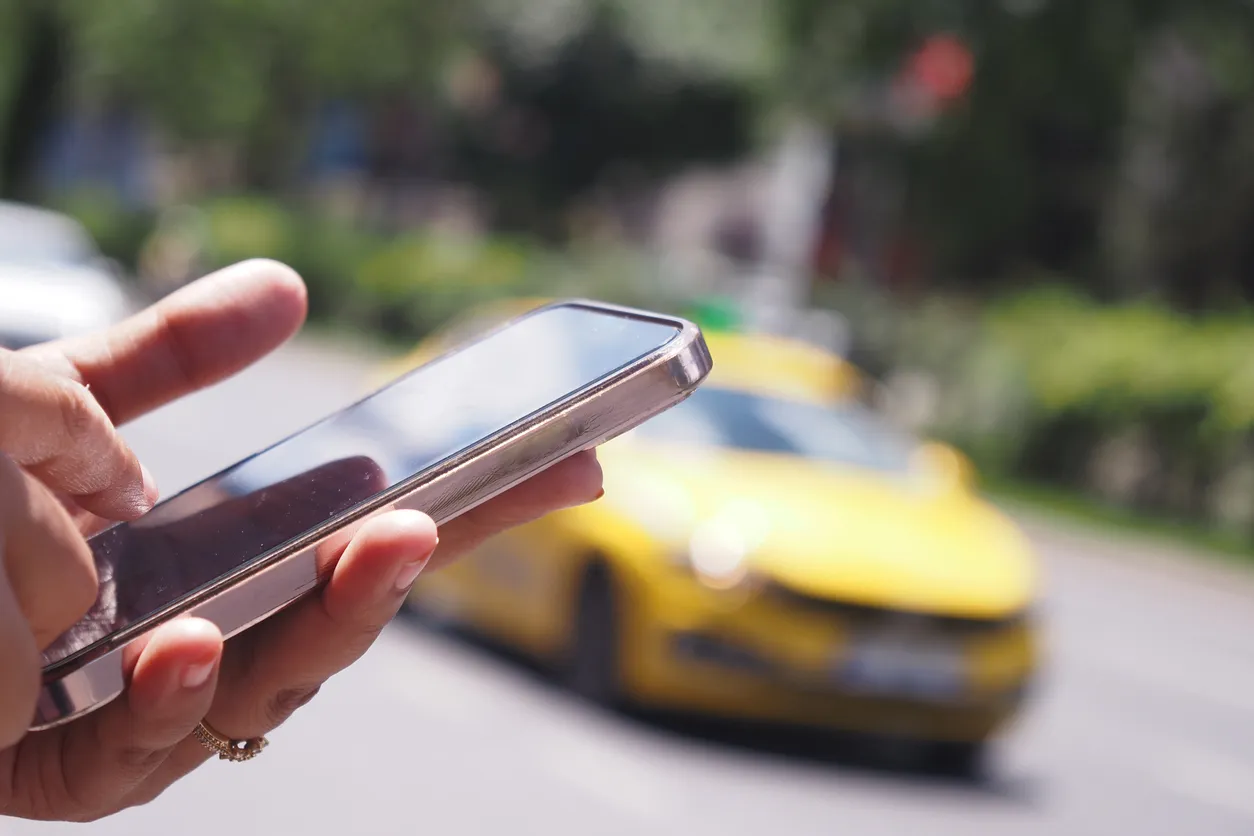 Digital Inspector Processes Tens of Thousands of Taxi Applications in Moscow Region