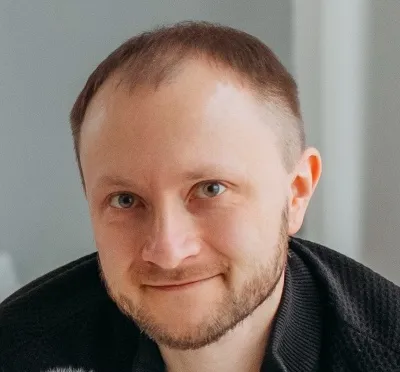 Олег Маркелов