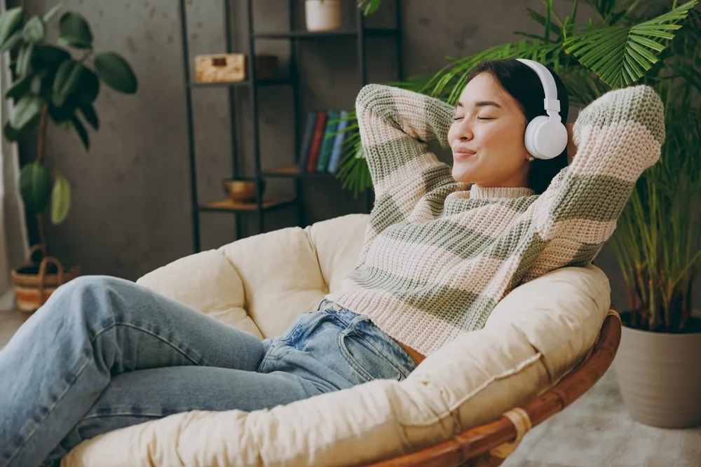 Russian Platforms Use AI to Turn Books into Audiobooks