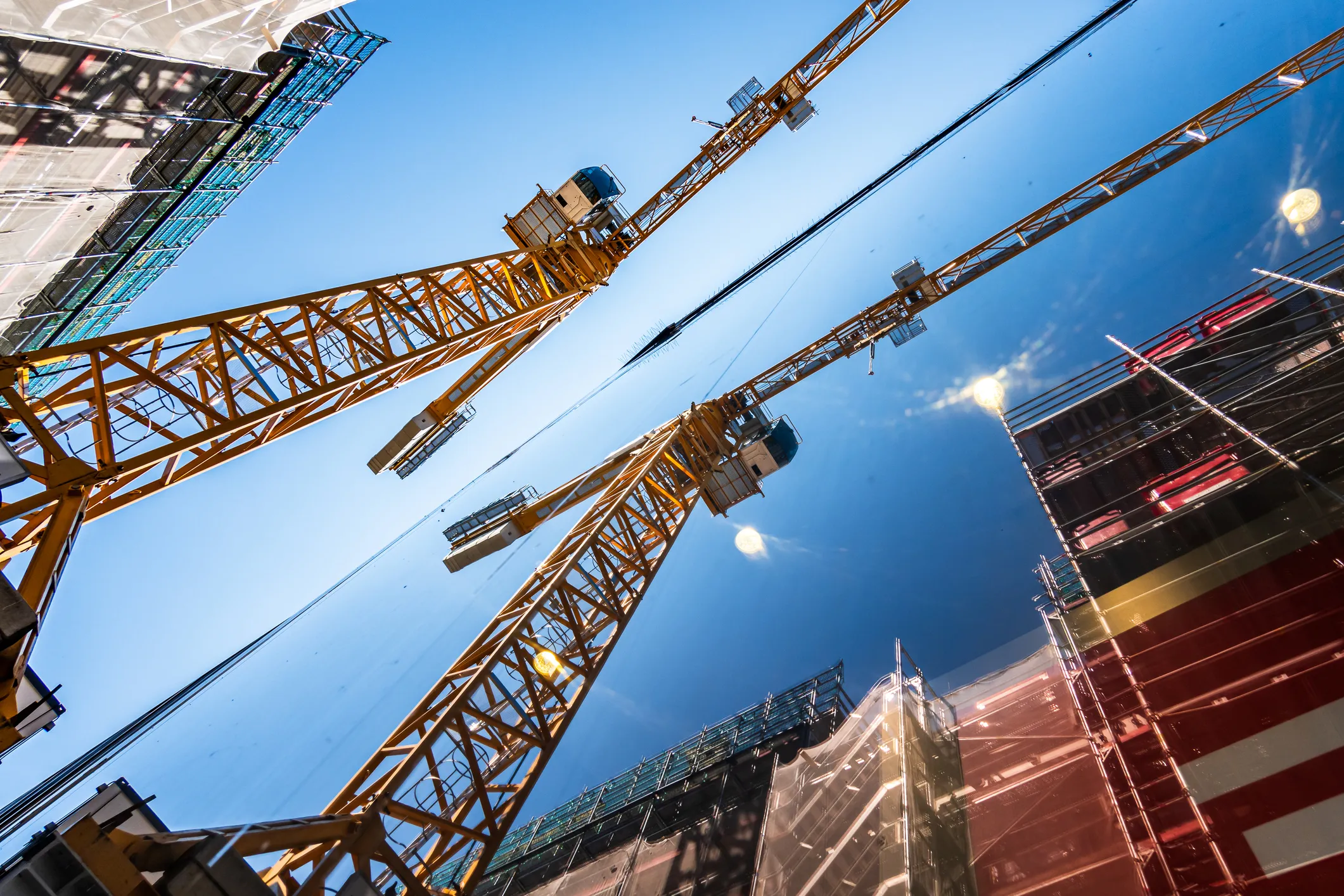 Russia Deploys Unmanned Cranes in Metallurgy