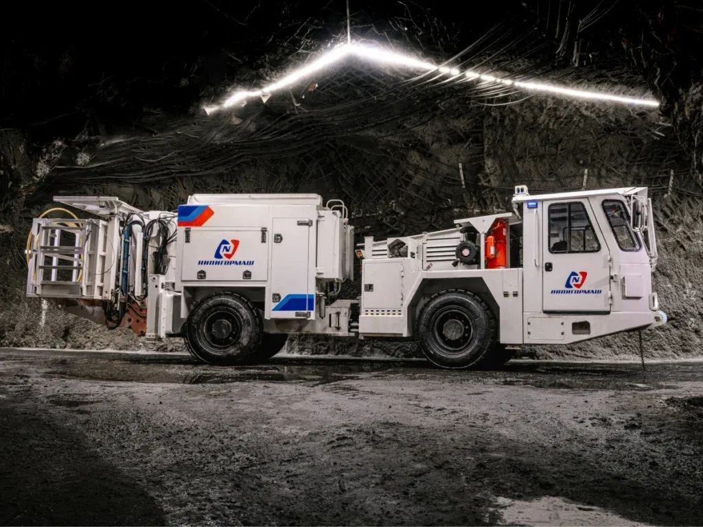 NIPIGORMASH Is to Showcase Self-Propelled Blast Hole Charging Vehicle at INNOPROM
