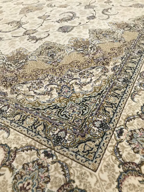 Ковер машинной работы QUM