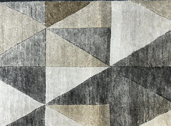 Ковер ручной работы Lightweave Triangles