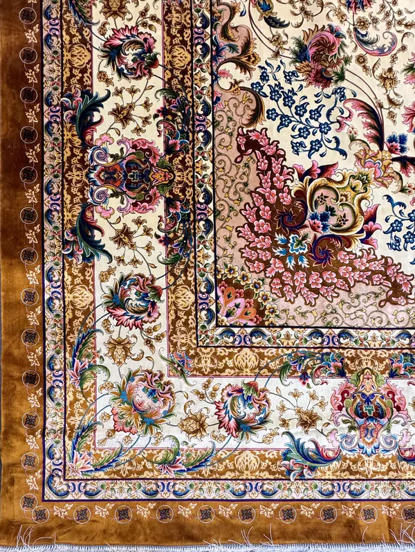 Ковер машинной работы Isfahan Treasure