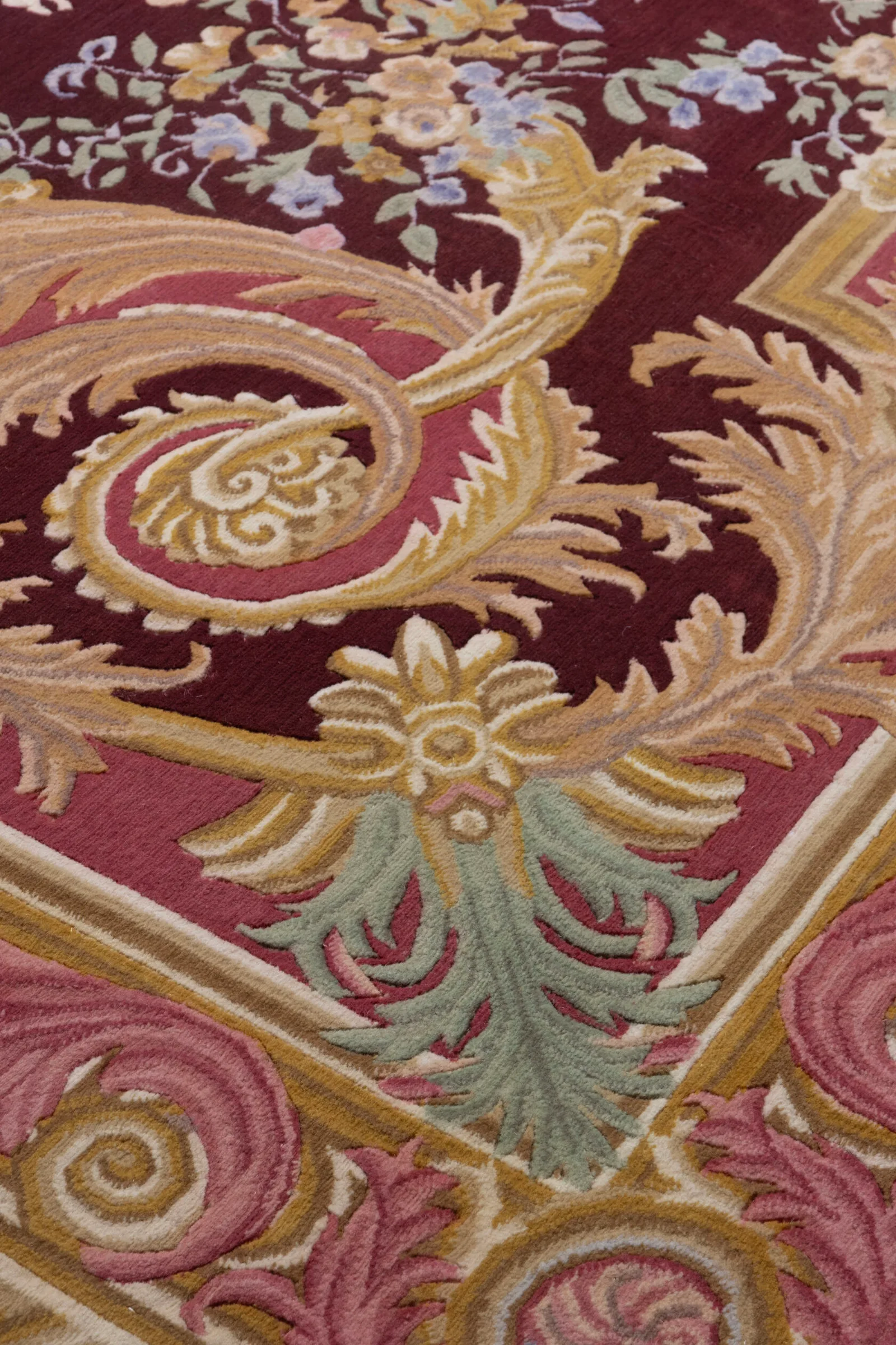Ковер ручной работы Winged Medallion
