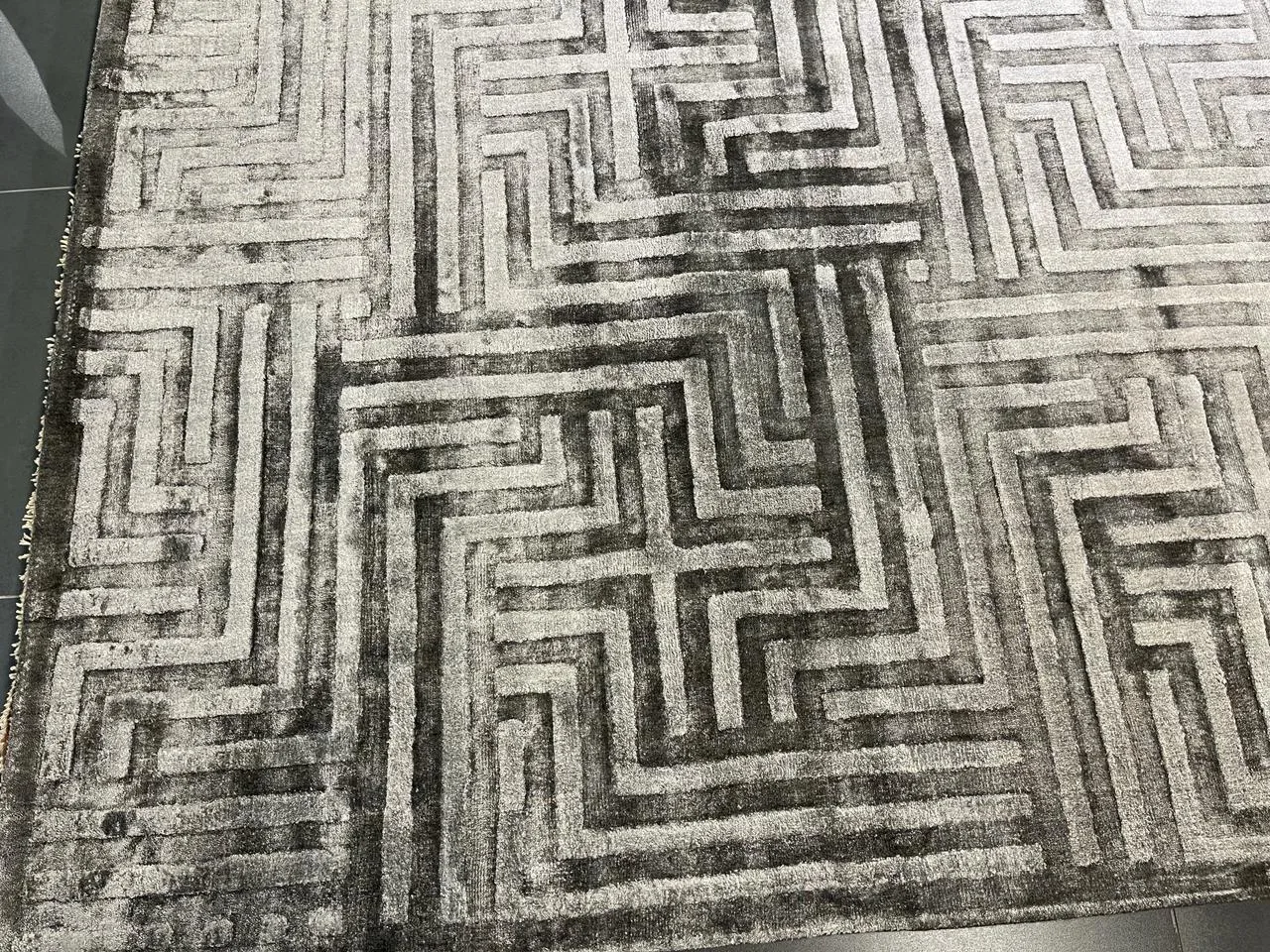 Ковер ручной работы Viscose Geometry