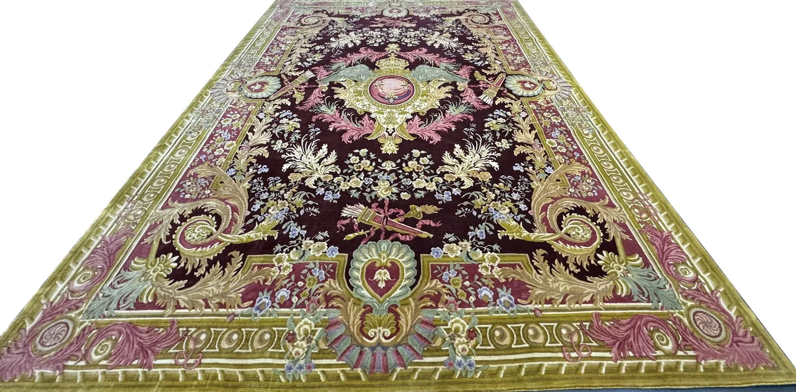 Ковер ручной работы Winged Medallion