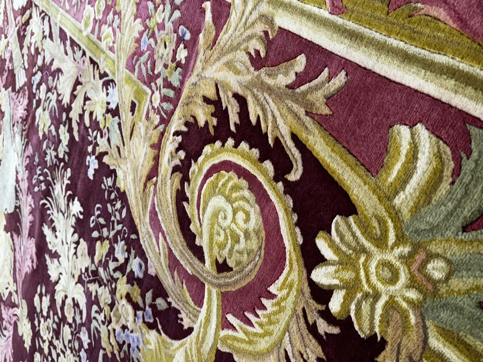 Ковер ручной работы Winged Medallion