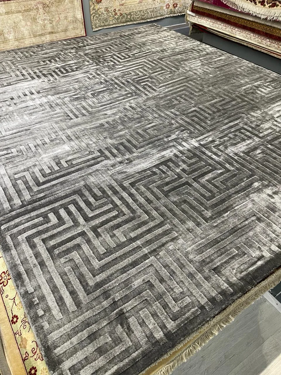 Ковер ручной работы Viscose Geometry