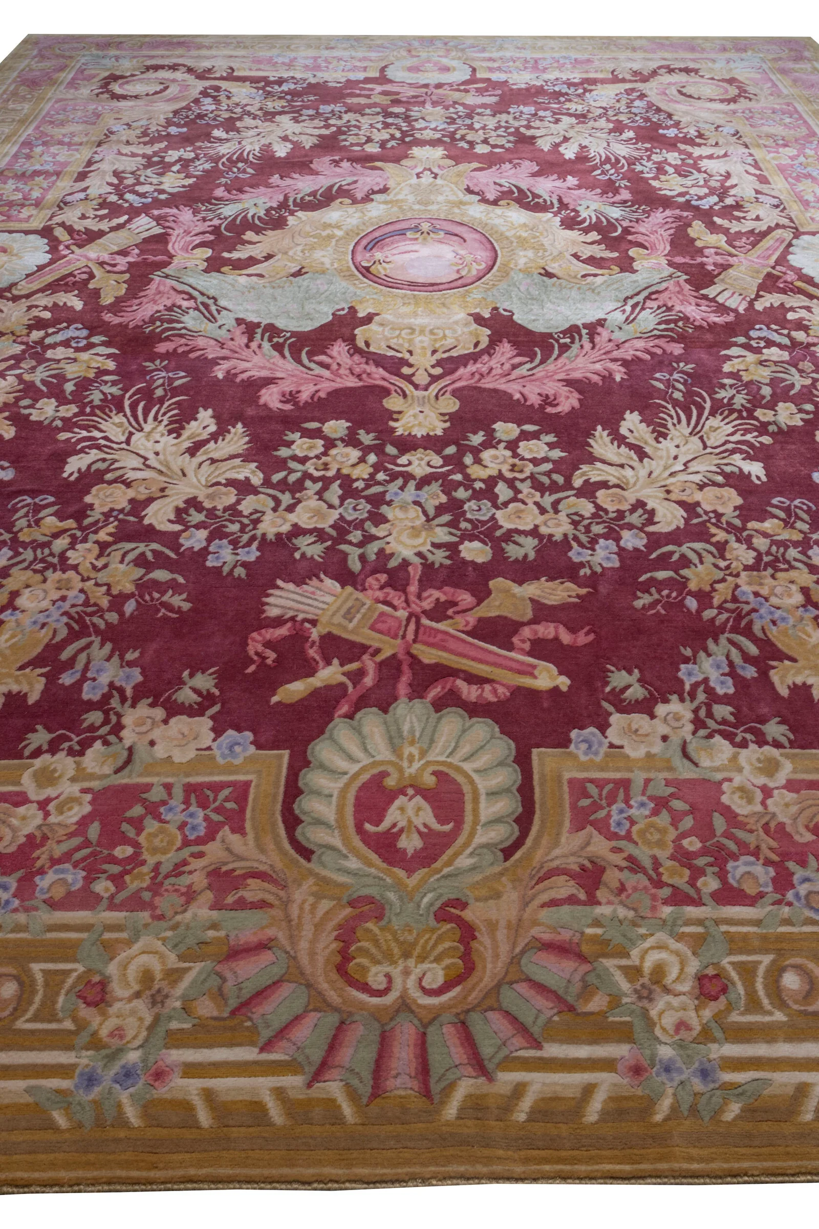Ковер ручной работы Winged Medallion