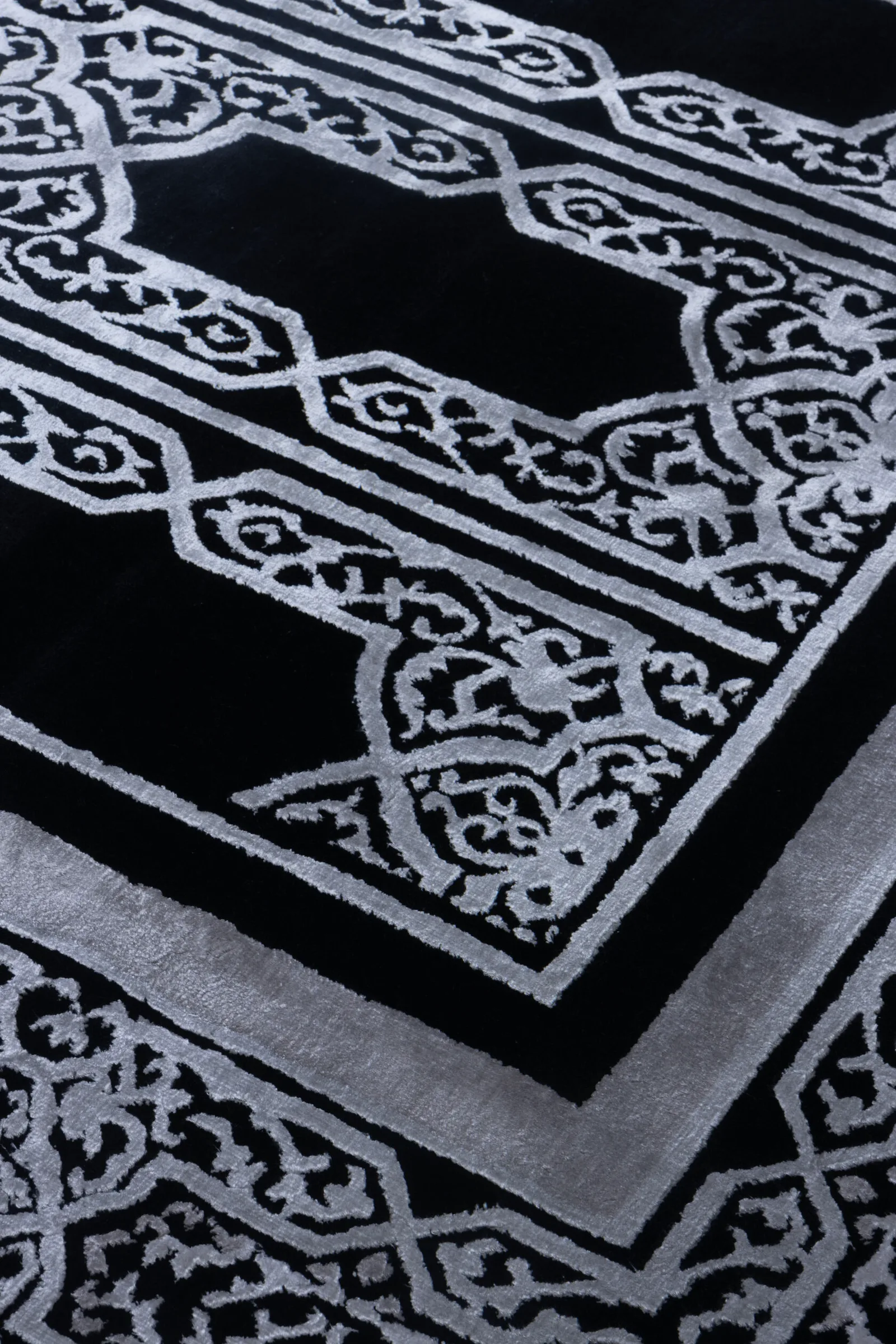 Ковер ручной работы Dark Palace