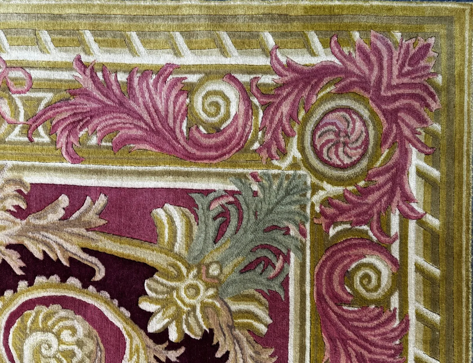 Ковер ручной работы Winged Medallion