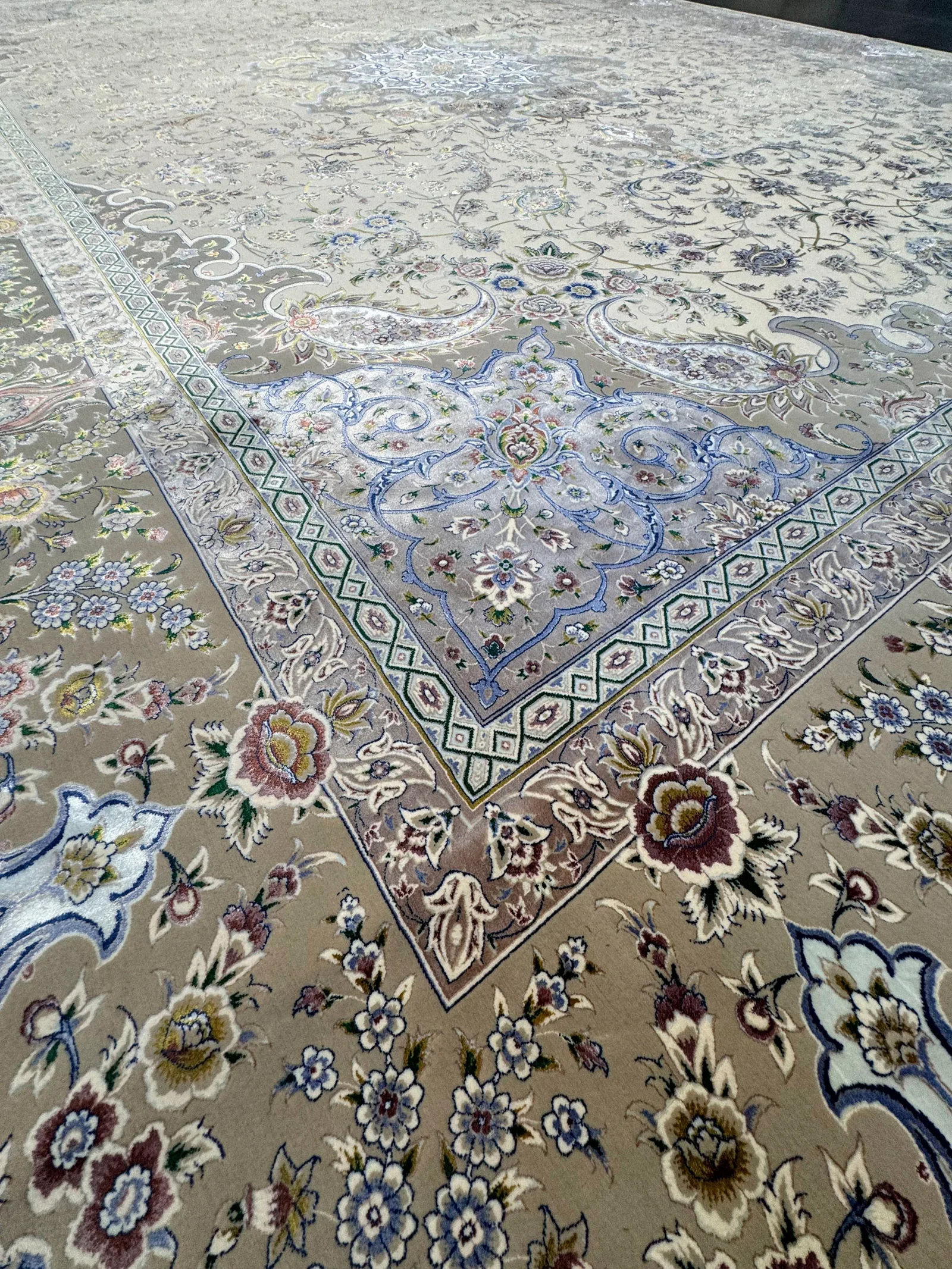 Ковер машинной работы Isfahan Culture