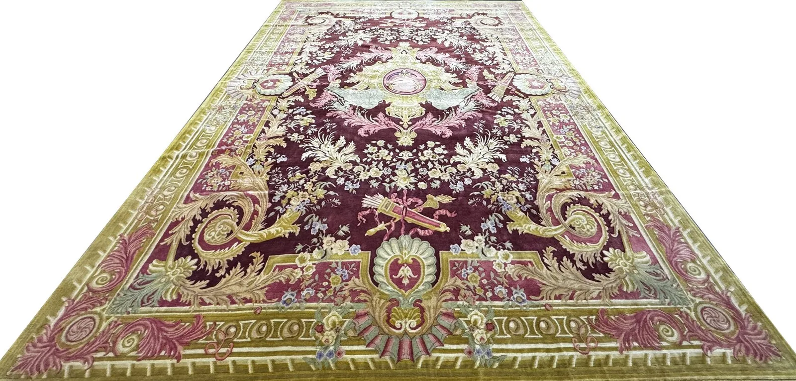Ковер ручной работы Winged Medallion
