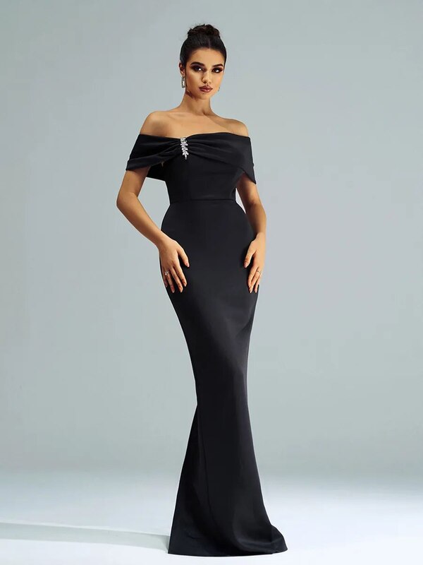 Evening dress for a corporate event, UniRenter