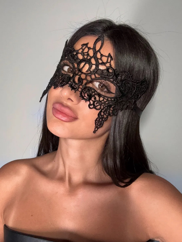 Women's carnival mask, My Bodyguard