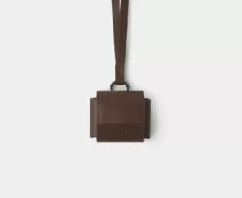 HEADPHONE CASE WITH BUTTON