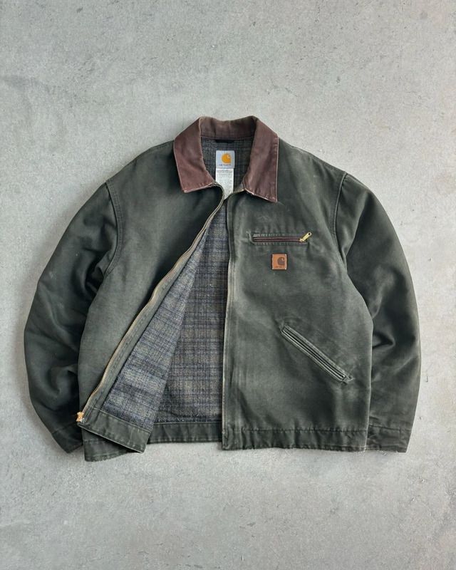 Carhartt Detroit Jacket line up for tomorrow 🍂 - Huge Carhartt Drop tomorrow at 12pm CT - ♻️ Shop Sustainable ☕️ Follow @arete.vintage for more carhartt jackets - #carhartt #carharttdetroit #carharttjacket #carharttvintage #🚗❤️ #fallfashion #stree...