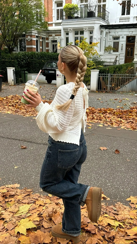 Explore the latest trends in early fall outfits that effortlessly blend late summer vibes with cozy autumn styles. Discover versatile Fall Transition Outfits perfect for September, featuring chic September Style Outfits that transition smoothly in...