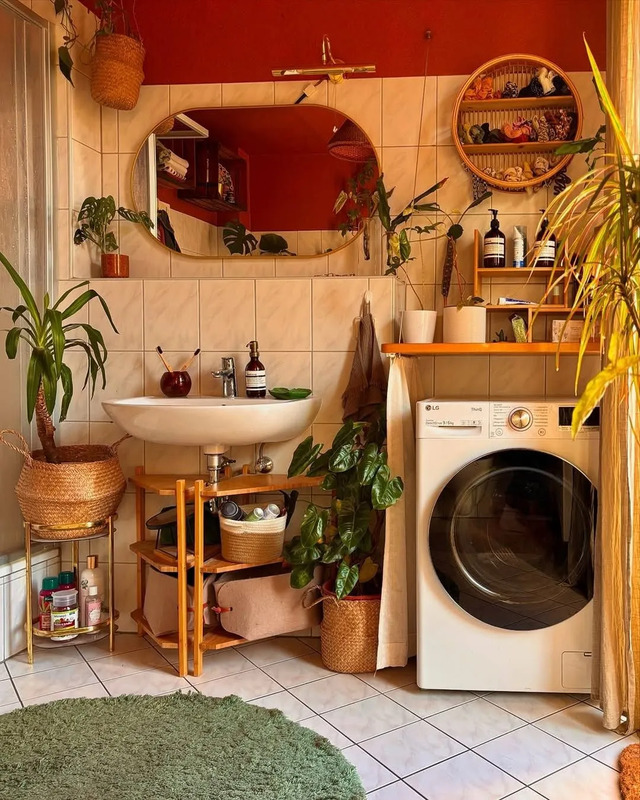 Who says laundry rooms have to be boring? These 25 boho laundry room ideas bring in earthy textures, warm tones, and eclectic accents — turning a purely Винтажный Интерьер, Цветы В Горшках, Интерьер Ванной Комнаты, Ванная Стиль, Ремонт Дома, Комна...